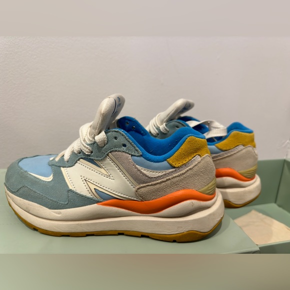 New Balance - Picture 2 of 2